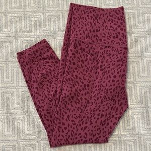 Athleta SZ M Salutation Stash Legging pink leopard